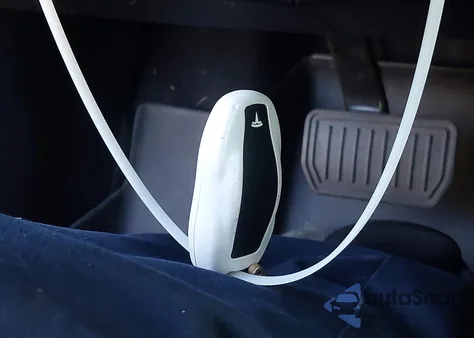 2019 Tesla Model S 100D/75D/Long Range/Standard Range from USA, damaged, VIN 5YJSA1E25KF347933